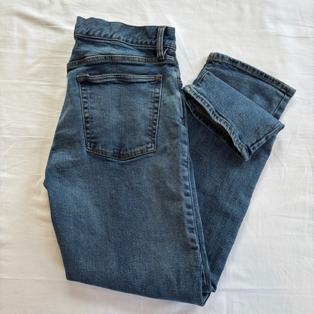 Gap Men’s Straight Fit Jeans Medium Wash - Size 32x30